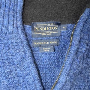 Suéter de lana lavable con cremallera de 1/4 para hombre Pendleton, talla XL, color azul. imagen 3