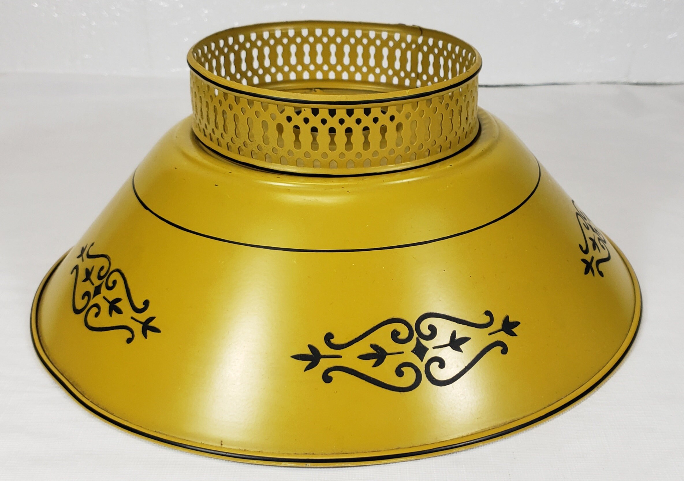 Tole lamp shade deals