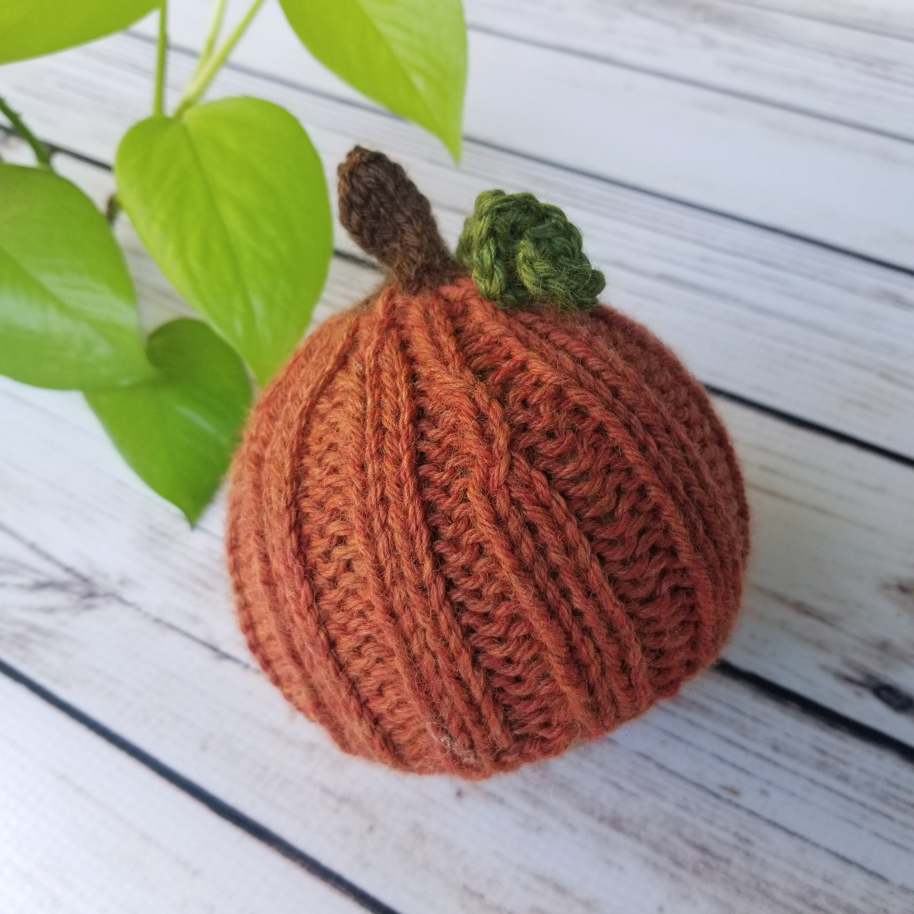 Knit Newborn Pumpkin Hat, Wool Pumpkin Hat, Newborn Pumpkin Hat, Newborn Halloween, Newborn Fall, Fall Newborn Photography Prop