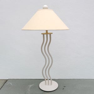1980s Postmodern White Squiggly Wave Table Lamp With Vintage Empire Lamp Shade - Memphis Style Decor Object