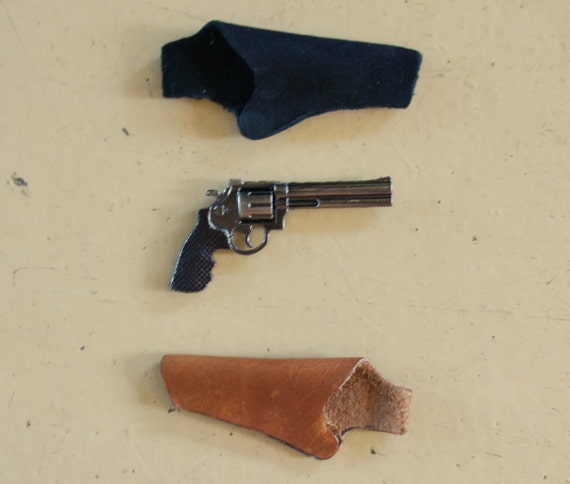 1/6 Scale Miniature Colt .357 King Cobra Revolver and Leather Holster Walking Dead gun