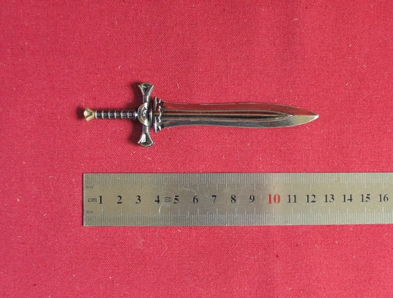 1/6 スケール？　金属製　剣　1/6 フィギュア　用　検　ホットトイズ 1/6 Scale Miniature Sword Fantasy Barbarian Solid Metal Weapon - Etsy