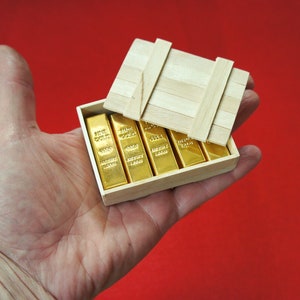 1/6 Scale Miniature Gold Bullion Bars (10 pcs) and Wooden Crate