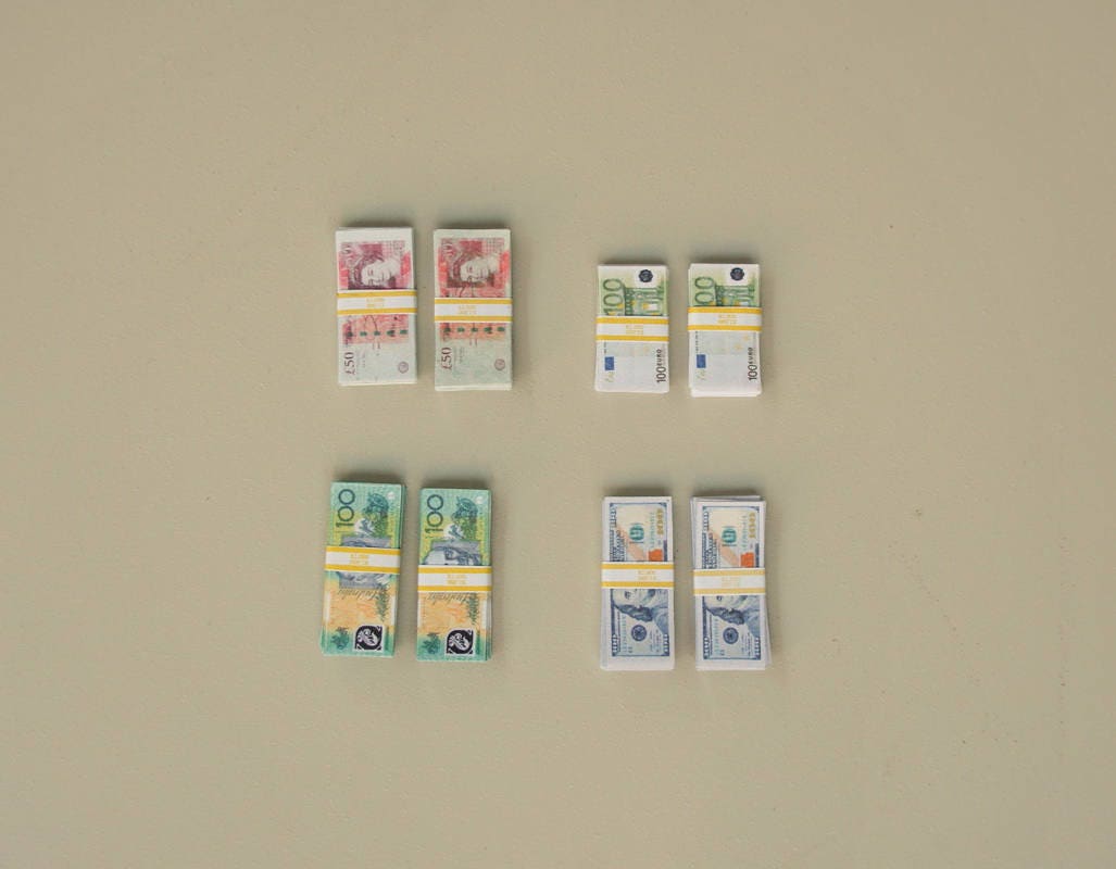 1/12 juguete en miniatura de billetes de dinero de Estados Unidos (2 pilas)  para figuras de acción de 6 pulgadas