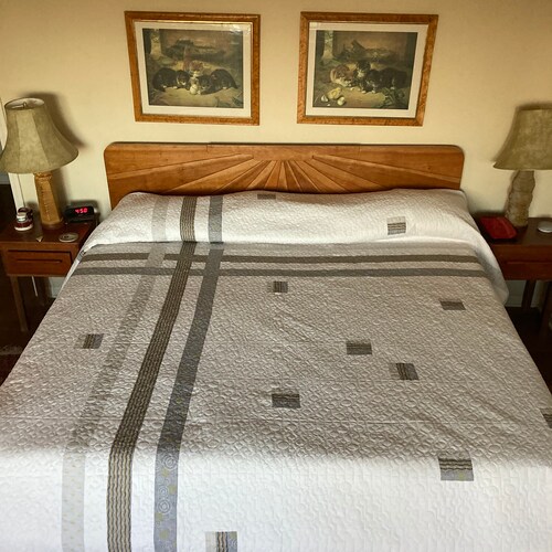 Gray White Whole Cloth Quilt King Size Quilt Modern Quilt Etsy