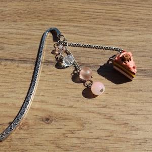 Clay Cake Bookmark, Bookish Gift, Bookworm Gift, Polymer Clay Cake Bookmark, Gift for Teacher, Food Bookmark, Gift for Book, Silver Bookmark