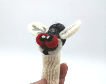 Marionnette à doigt en laine feutrée Mouche.