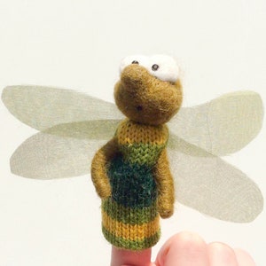 The dragonfly - finger puppet.