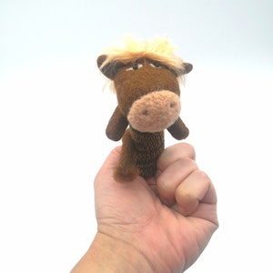 Horse finger puppet in felted wool