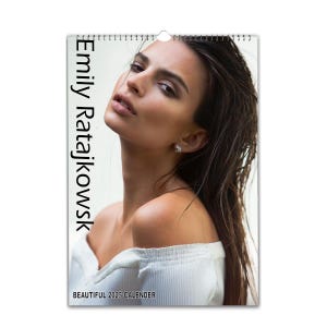 Mooie kalender Emily Ratajkowsk 2025/6 | Kies Startmaand | Volledige foto gepersonaliseerd | Verkrijgbaar in 2 versies