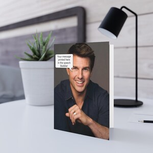 Aniversário de Tom Cruise, cartão comemorativo personalizado sua mensagem em balão de fala ou cartão