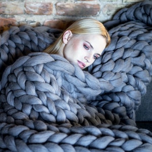 Chunky Knit Blanket, Arm Knitted from Organic and Soft Premium Merino Wool, Merino Wool Chunky Knit Throw, Housewarming Gift