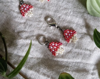 Red Toadstool Beaded Stitch Marker, Progress Keeper, Knitting Gift, Crochet Gift, Knitting Marker