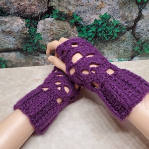 Skull Fingerless Gloves - Fingerless Skull Mittens - Wrist Warmers -  Purple Skull Gloves - Handmade Crochet Gloves - Ready to ship