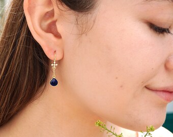 Pendientes colgantes en forma de corazón, pendientes chapados en oro, pendientes de corazón de piedra de nacimiento con cuentas, pendientes de cristal de oro delicados, pendientes de bisel personalizados