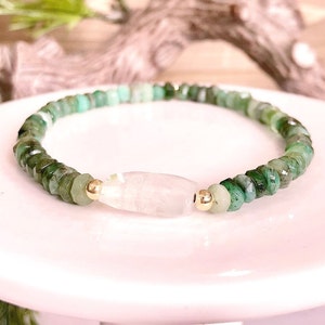 Roh Smaragd Armband Gold, Mai Birthstone Armband, Schmuck Trends, Grüner Stein Armband, Halbedelstein, Brautjungfer Geschenk