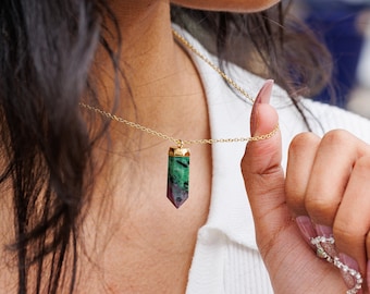 Collar en forma de bala, collar de chakra de piedra de nacimiento natural, colgante de piedra preciosa de prisma hexagonal, colgante curativo de piedra de cristal, regalos para ella