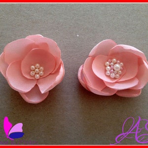 Come Fare Fiori di Stoffa con doppi Petali Foto Tutorial Fiori con Centro di Perline Download PDF Progetto Fai Da Te Versione Italiana
