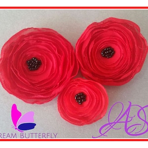 Come Fare Fiori di Stoffa Foto Tutorial Fiori con Centro di Perline Download PDF Progetto Fai Da Te Versione Italiana