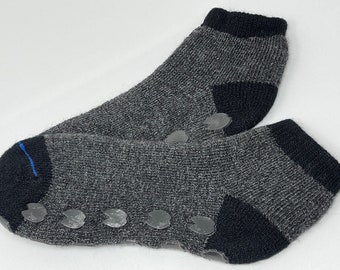 Slippers Women's Non-Skid Plush Knitted by Skidders Black Glitter NWT 