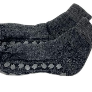 Thick Alpaca Slipper Socks: Non-Skid Grippers, Thermal Socks