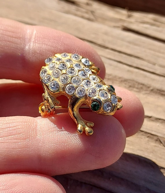 Broche émaillée Grenouille Et Son Bébé - Alliage Argenté, Cristaux, Occasion Comme Neuf