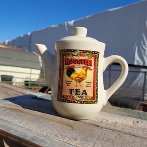 Rooster Brand Tea Pot - Ceramic Rooster Tea Holder - Country Kitchen Decoration