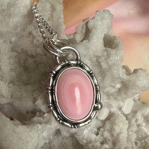pink queen conch pendant