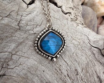 Pendentif labradorite bleue taille rose