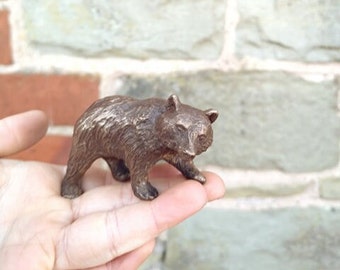 Walking Bear, Bronze Miniatur Skulptur Figur Sammlerstück von Christine Baxter