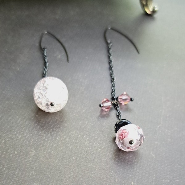 Dazzling mismatched rose Murano glass edgy dangle earrings,Unique asymmetrical large pink frosted cracked bead,Clip on other styles option