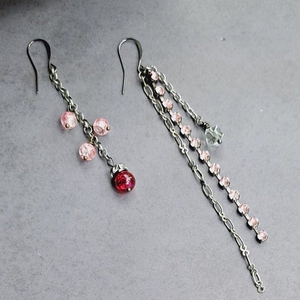 Hot&light pink crackled glass dangle mismatched earrings,Edgy blush pink Swarovski crystal asymmetrical jewelry,Clip on other styles option
