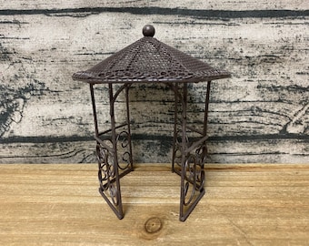 Wire Gazebo Pavilion Miniature | Rusted Rustic Metal Fairy Garden