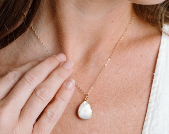 Collar de piedra lunar, collar de piedra blanca, collar de piedras preciosas delicadas, collar de dama de honor, piedra de nacimiento de junio, relleno de oro de 14 kt o plata esterlina