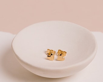 Pendientes de corazón delicados, pendientes de corazón, chapados en oro de 14 kt y plata de ley, pendientes minimalistas, pendientes de corazón de oro, pendientes de corazón diminutos