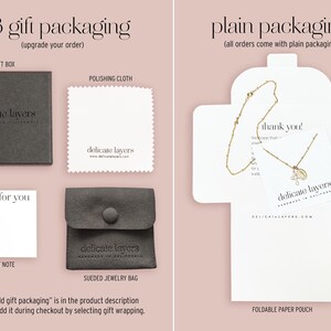 Puede incluir: Una caja de regalo gris oscuro, un pa&ntilde;o de pulido blanco, una tarjeta de nota de regalo blanca con el texto a gift for you y una bolsa de joyer&iacute;a de gamuza gris oscuro. Un sobre de papel blanco plegable contiene un collar dorado con una cruz.