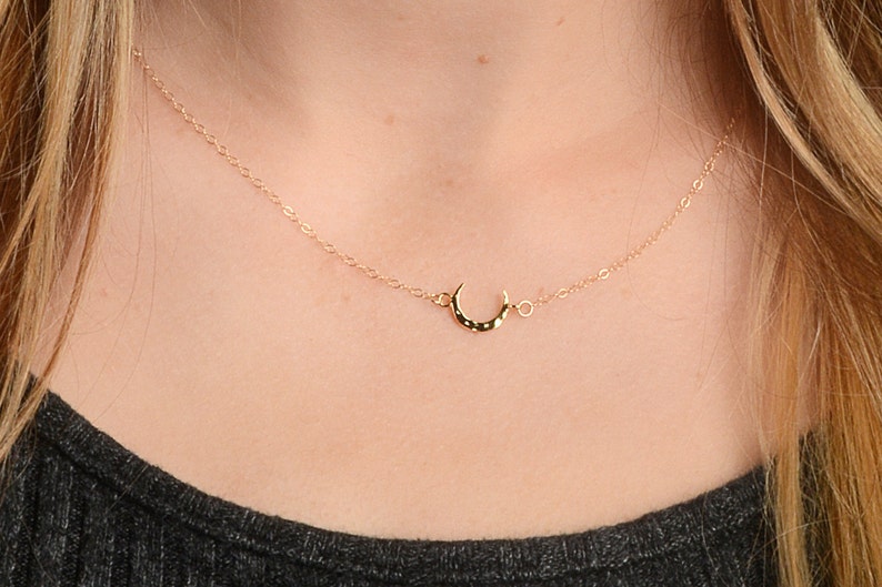 Simple moon necklace Clearance