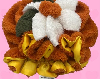Ajustable Orange Blossom Faux Sherpa Bonnet: Satin Lined  display picture 3