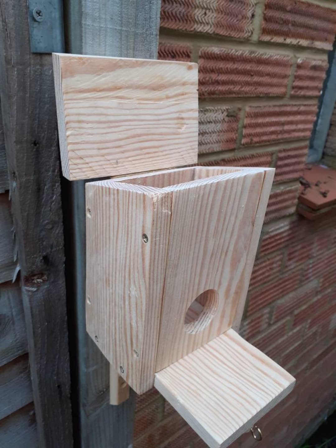 Faccia dell'albero mangiatoia per uccelli, decorativo esterno vecchio uomo viso uccello, novità stazione di mangime per uccelli selvatici, stazione di mangime per uccelli in resina artificiale