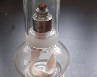 Lámpara de aceite de vidrio vintage: quemador de la década de 1920 con tapa