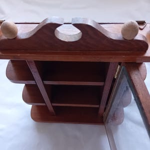 Minture display cabinot