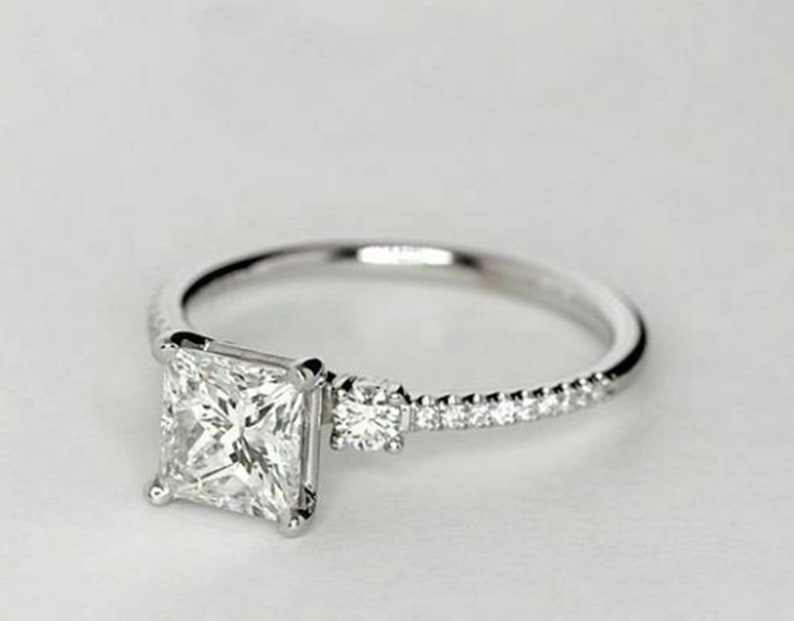 Princess Cut White /& Round Diamond Ring Three Stone Engagement RIng Anniversary Diamond Ring Solitaire With Accents CZ Diamond Ring