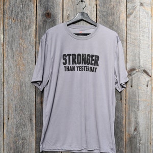 Stronger (Men&#39;s Workout T-shirt)