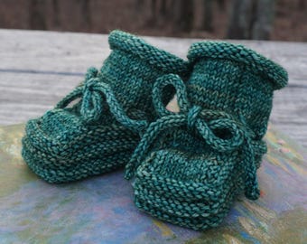 Hand knitted baby booties, newborn, crib shoes, baby shower gift, 100% merino wool, baby girl, baby boy, green