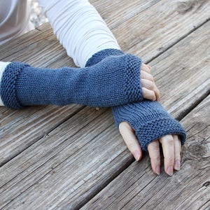 Hand knit arm warmers, blue knit fingerless gloves, knit wool gloves, Castle Leoch fingerless gloves, Outlander inspired