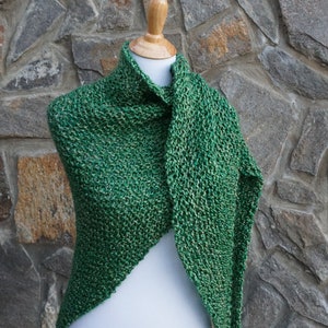 Outlander shawl, Claire&#39;s shawl, Lallybroch shawl, hand knit wrap, knitted triangle shawl, green knitted shawl