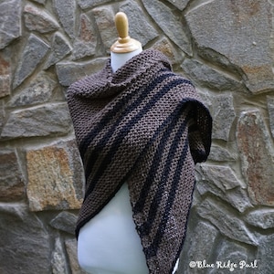 Outlander shawl, Fraser's Ridge shawl, 100% Peruvian wool, large triangle shawl, brown knit shawl