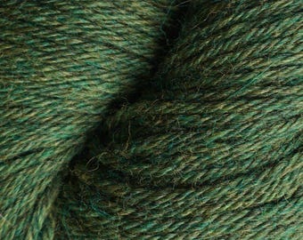 Cascade 220, 100% Peruvian Highland Wool, worsted weight yarn, green wool yarn