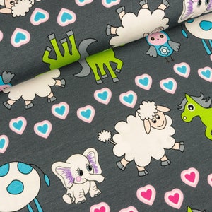 Cotton Jersey Kimi animals and hearts on grey (15,50 EUR / meter)