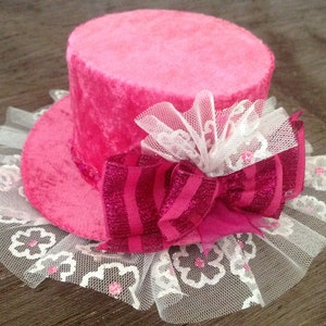 Pink Top hat with Ribbon white